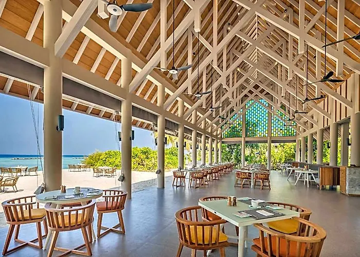 Emerald Faarufushi Resort & Spa